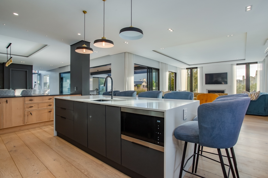 5 Bedroom Property for Sale in Val De Vie Estate Western Cape